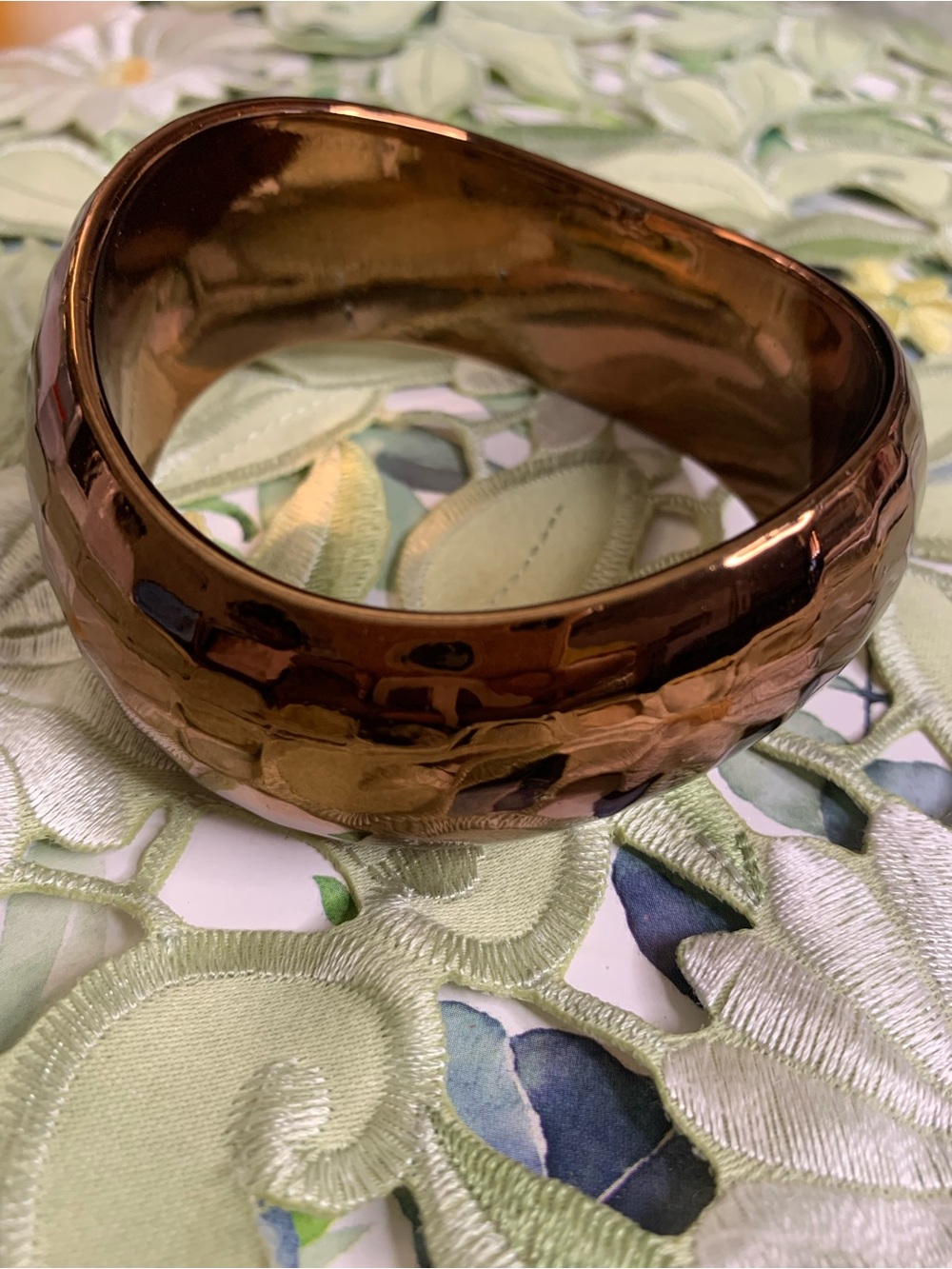 Classic Hammered Metal Look Bangle Bracelet - Copper